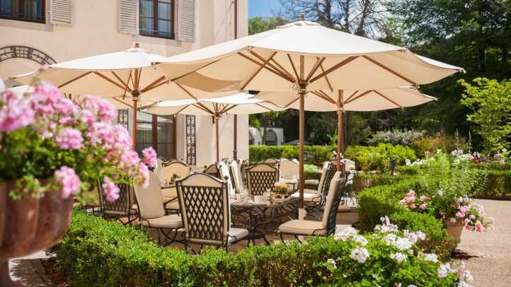 Outdoor Eating at Firenze Hotel