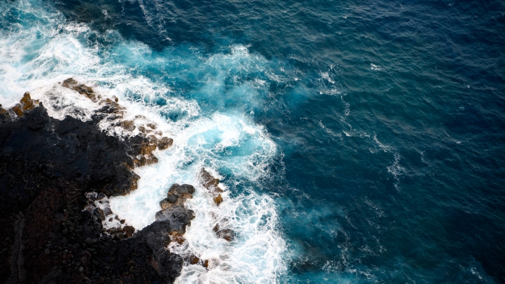 Hualalai Waves
