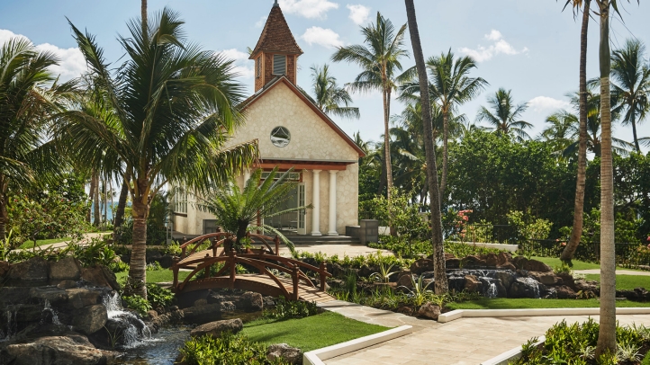Luxury Destination Wedding at Four Seasons Oahu