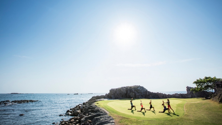 Coastal Running for Global Wellness Day 2017 at Four Seasons