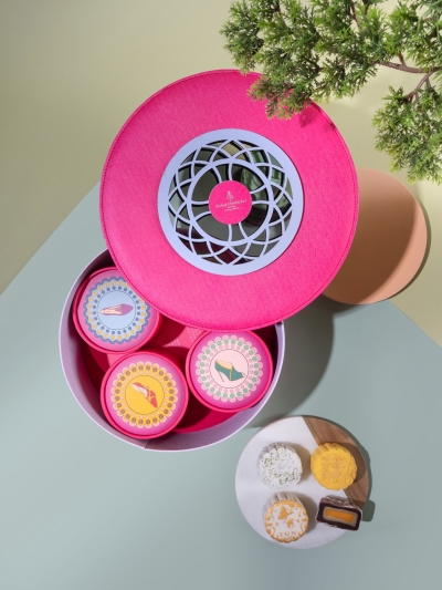 Symphony of Wind and Moon: Four Seasons Hotel Beijing Presents Exquisite  Mooncakes as The Perfect Mid-Autumn Festival Gift