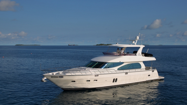 Voavah Summer private luxury yacht, Four Seasons Private Island at Voavah
