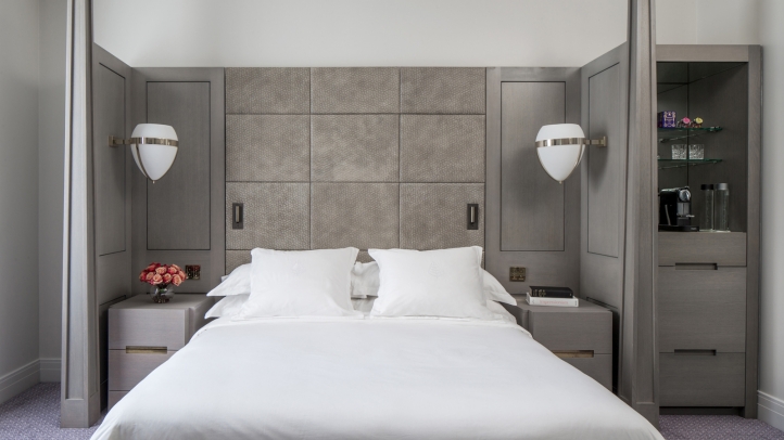 Guest Bed at Four Seasons Hotel London at Ten Trinity Square