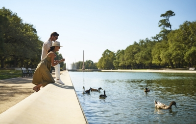 Destination - City - Couple Lifestyle